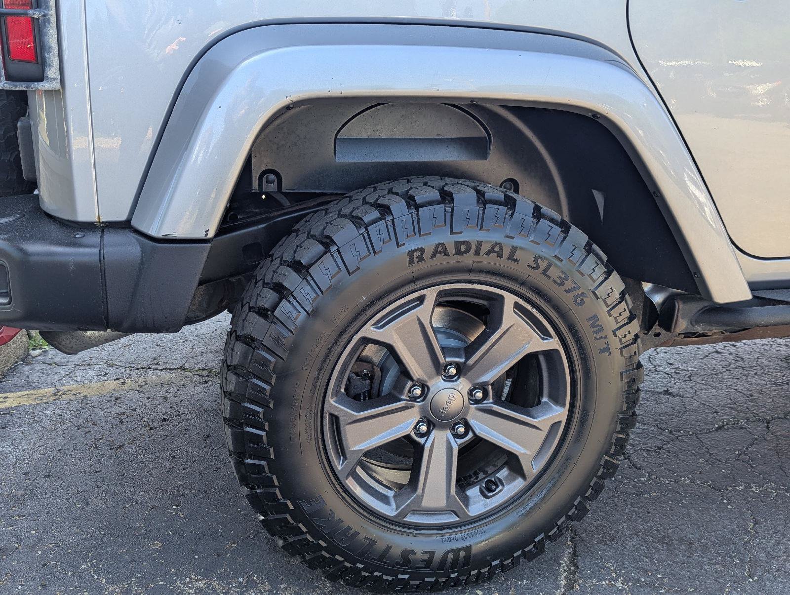Used 2018 Jeep Wrangler Unlimited Rubicon w/ Max Tow Package AWD/4WD image 38