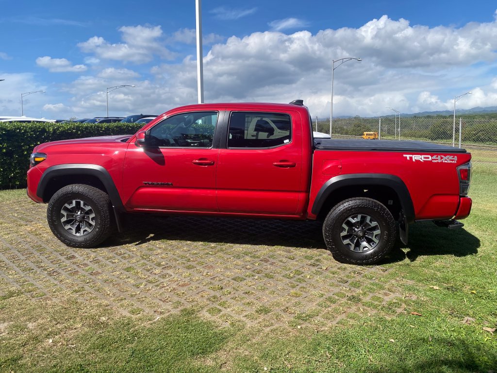 Used 2022 Toyota Tacoma TRD Off-Road w/ Technology Package AWD/4WD image 22