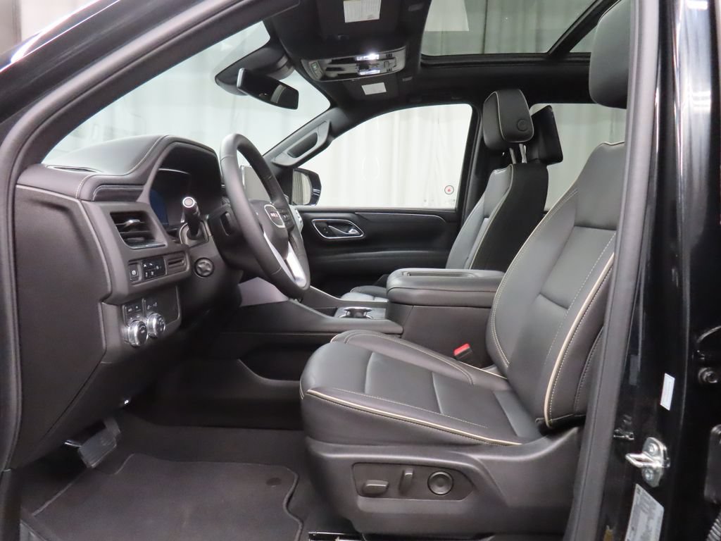 Used 2024 GMC Yukon SLT w/ SLT Luxury Package AWD/4WD image 12