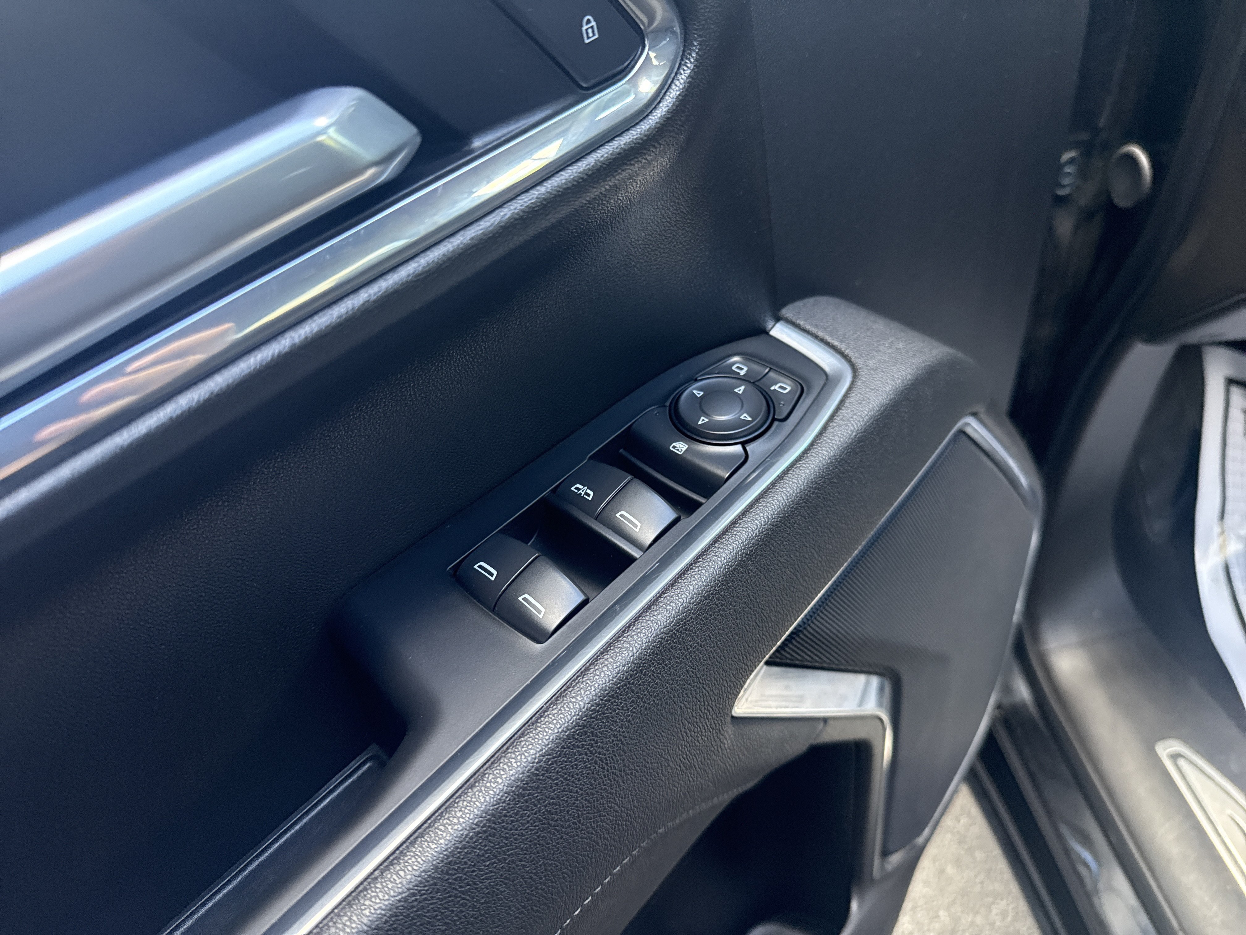 Used 2026 Chevrolet Silverado 1500 RST AWD/4WD image 16