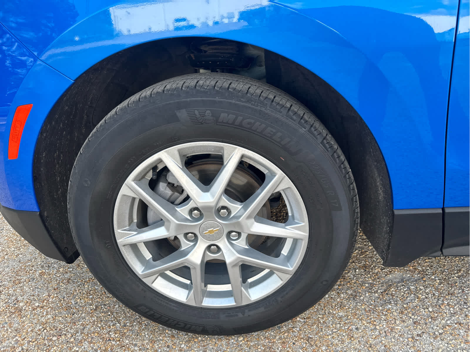 Used 2024 Chevrolet Equinox LT w/ LPO, Floor Liner Package FWD image 15