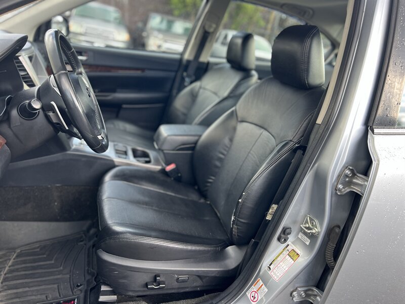 Used 2013 Subaru Legacy 2.5i Limited w/ Popular Pkg 2 AWD/4WD image 9