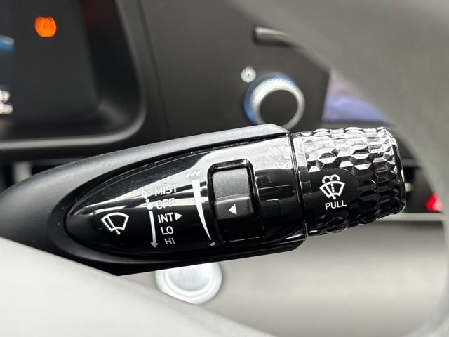 Used 2023 Hyundai Elantra SEL image 20