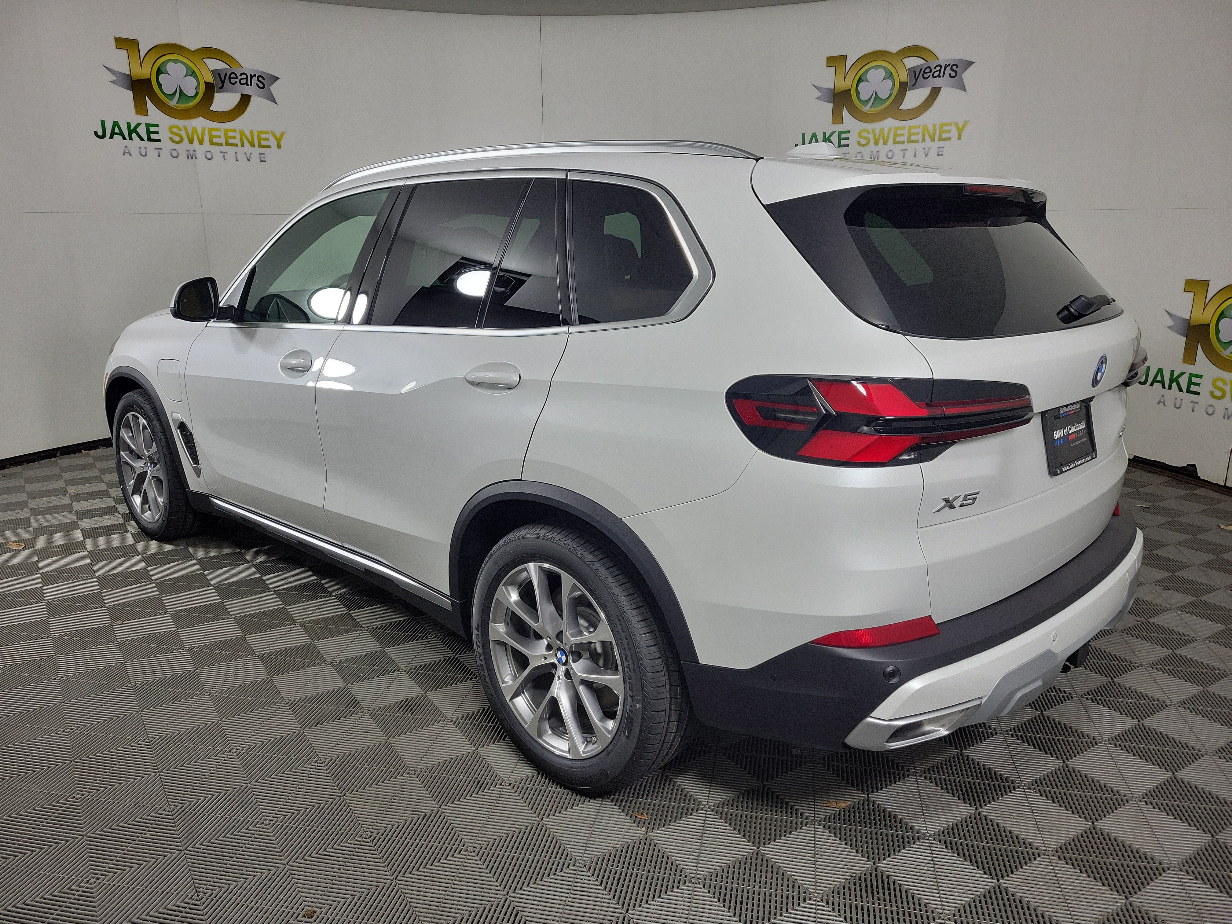 New 2026 BMW X5 xDrive50e w/ Executive Package AWD/4WD image 5