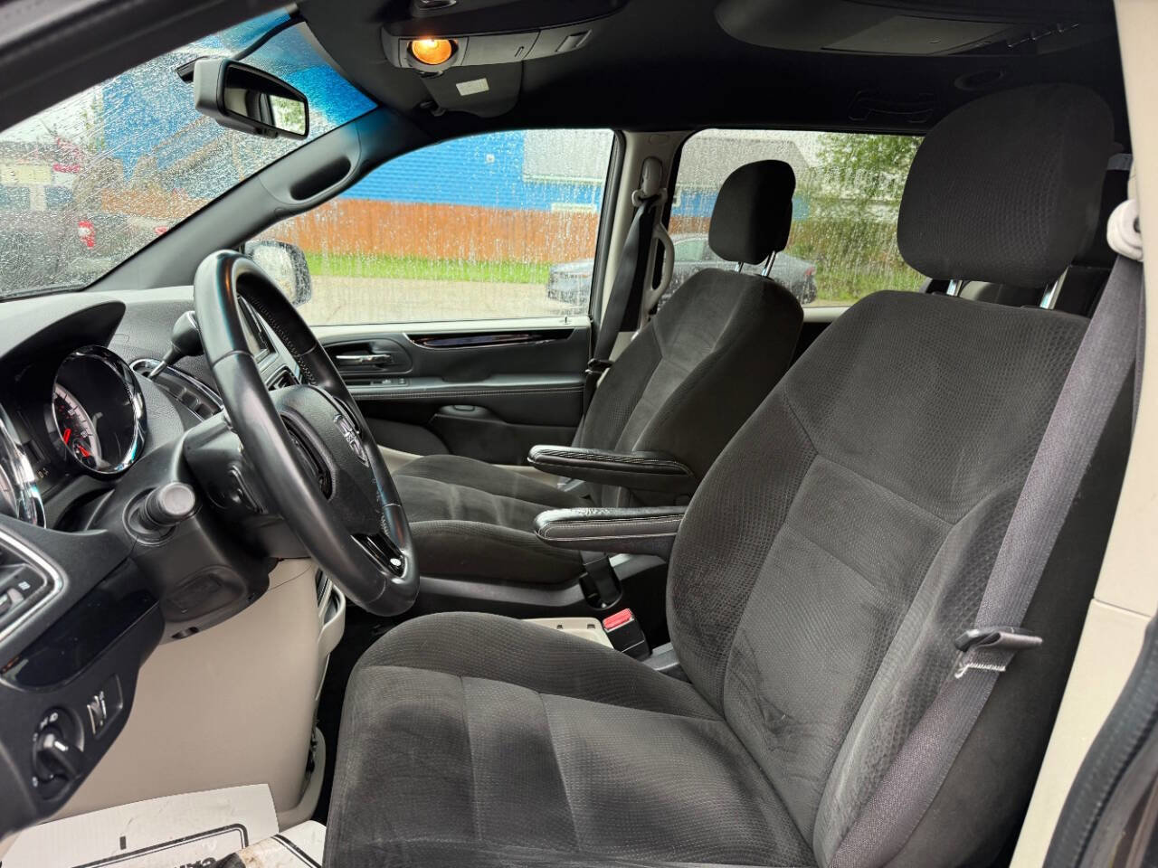 Used 2016 Dodge Grand Caravan SE FWD image 11