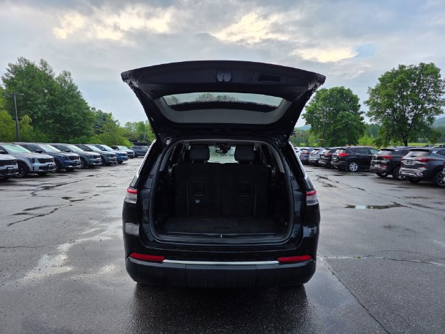 Used 2022 Jeep Grand Cherokee L Limited AWD/4WD image 10