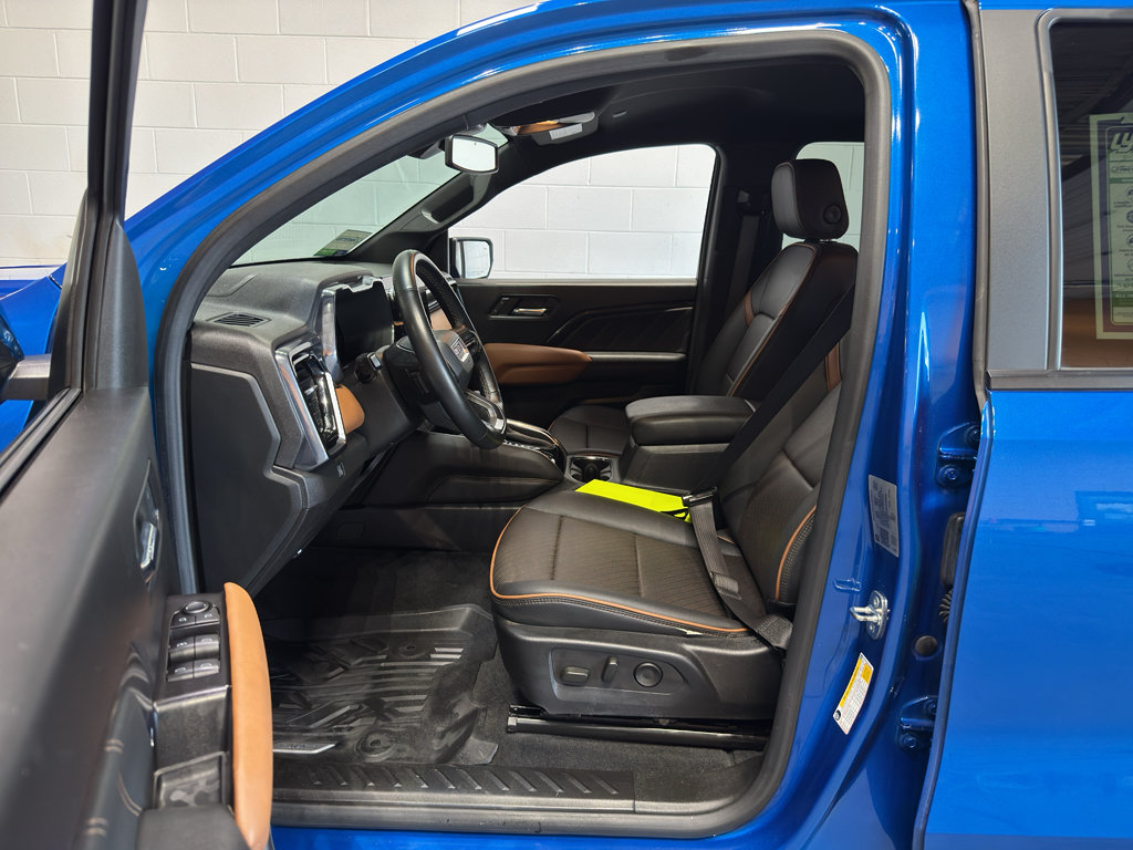 Used 2023 GMC Canyon AT4 w/ AT4 Premium Package AWD/4WD image 15