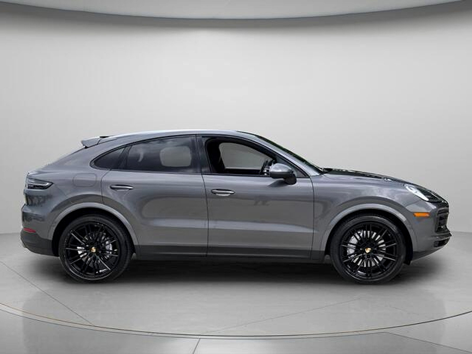 Used 2021 Porsche Cayenne Coupe AWD/4WD image 5