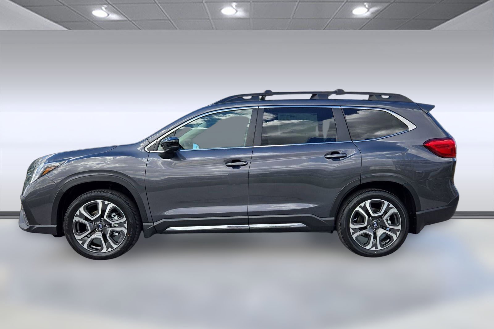 New 2025 Subaru Ascent Limited image 2