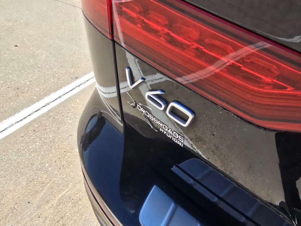 Used 2025 Volvo V60 B5 Cross Country Plus AWD/4WD image 11