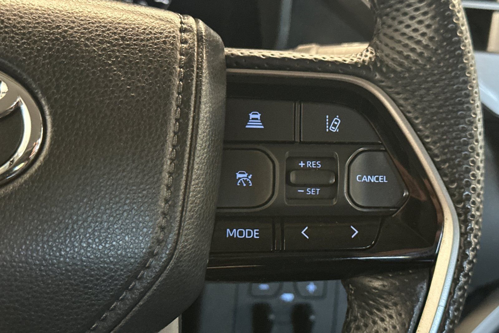 Used 2024 Toyota Tundra Limited w/ TRD Off-Road Package AWD/4WD image 27