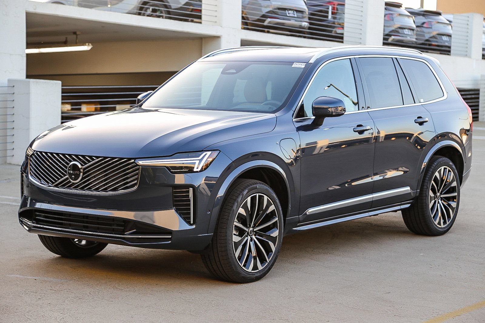 New 2026 Volvo XC90 T8 Ultra w/ Protection Package Premier AWD/4WD image 3