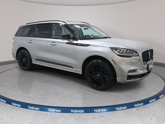 Certified 2023 Lincoln Aviator Reserve w/ Equipment Group 201A image 3