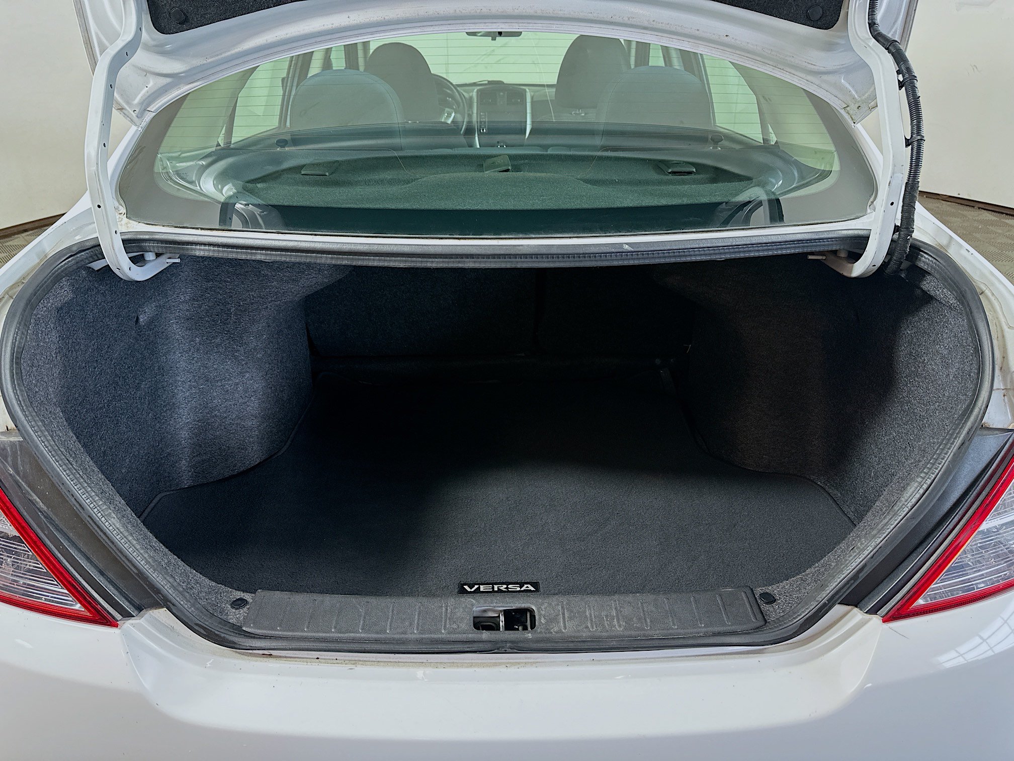 Used 2019 Nissan Versa SV FWD image 23