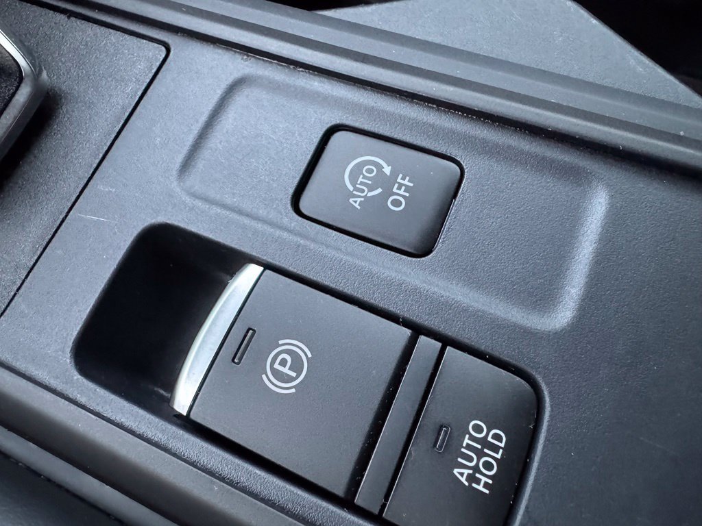 Used 2025 Nissan Pathfinder S AWD/4WD image 14