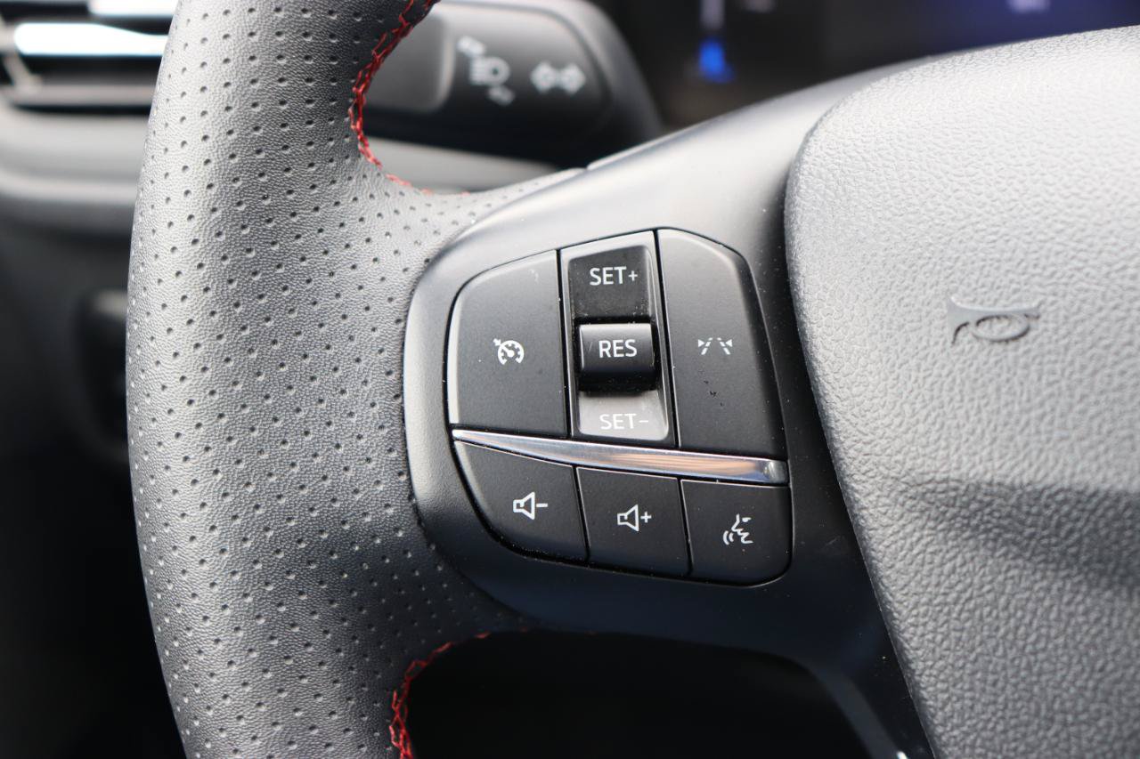 Used 2025 Ford Escape ST-Line Select AWD/4WD image 27