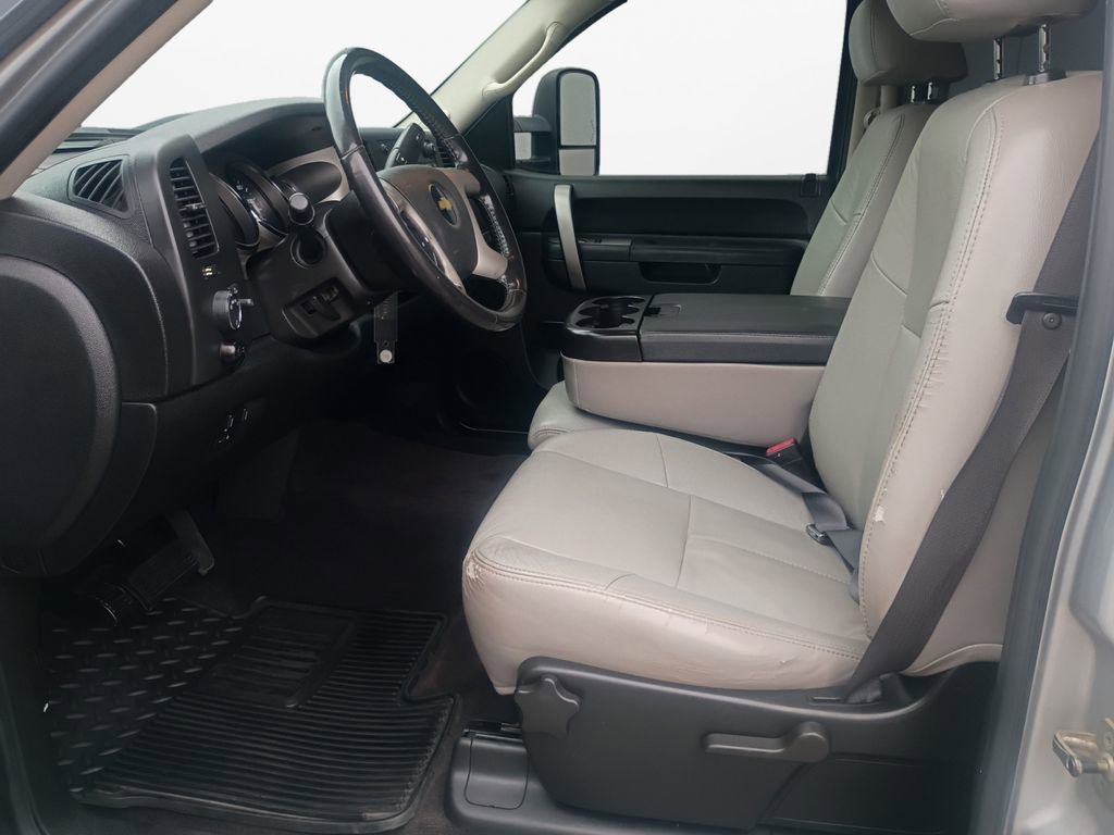 Used 2011 Chevrolet Silverado 2500 LT w/ Suspension Package, Off-Road AWD/4WD image 19
