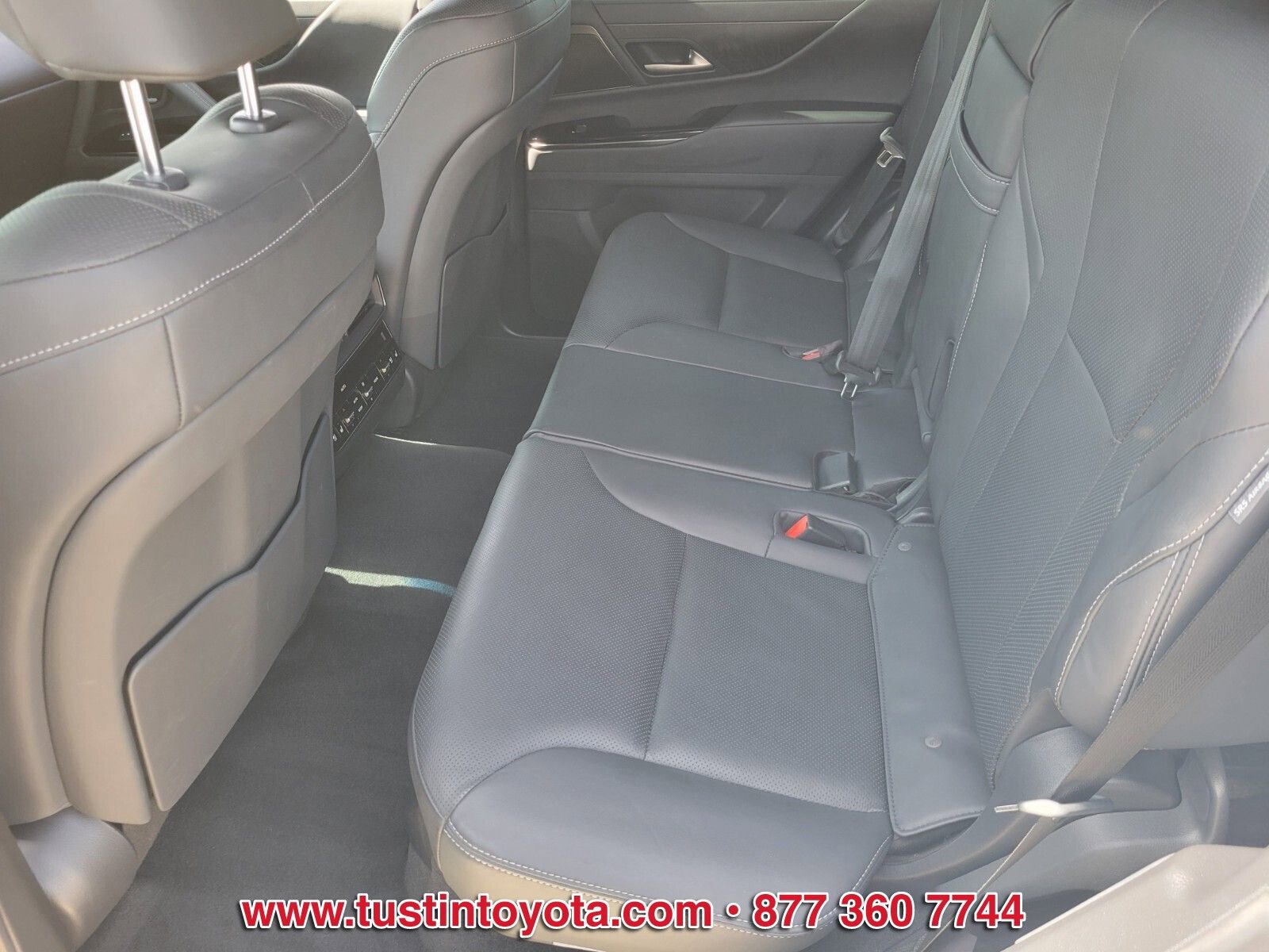 Used 2024 Lexus LX 600 600 Premium w/ Interior Upgrade Package image 11