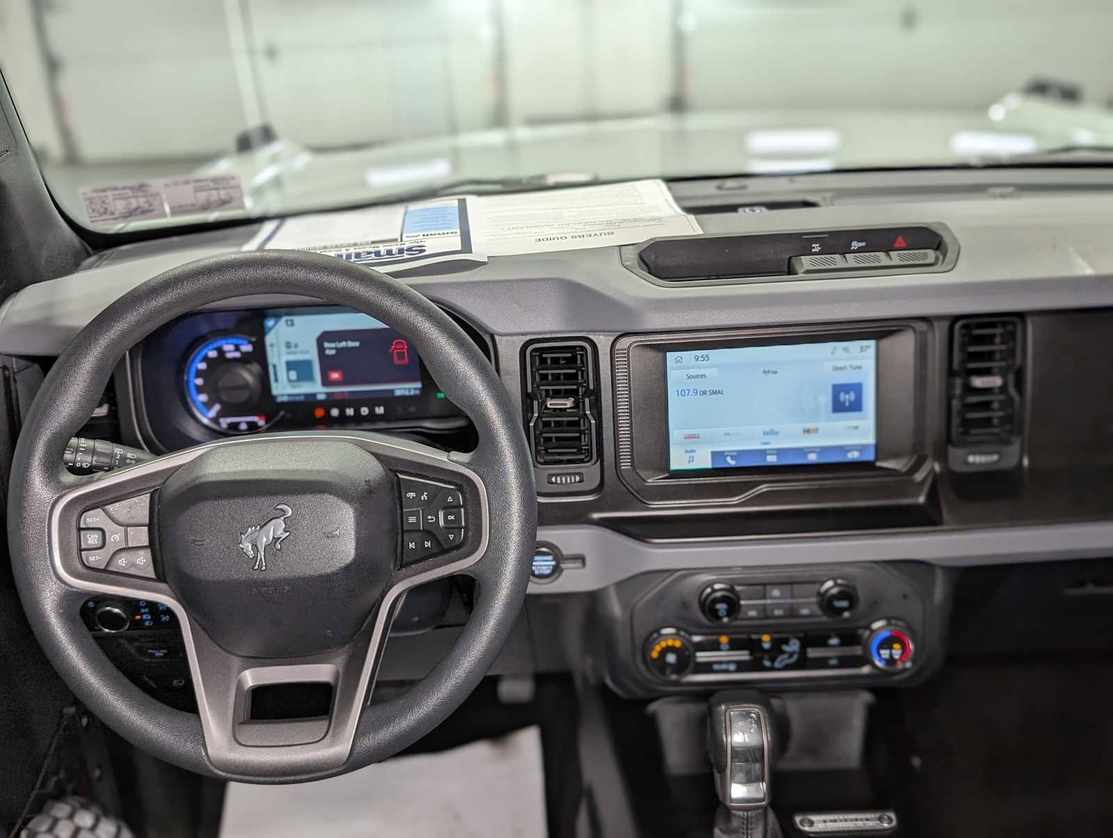 Used 2023 Ford Bronco 4-Door image 5