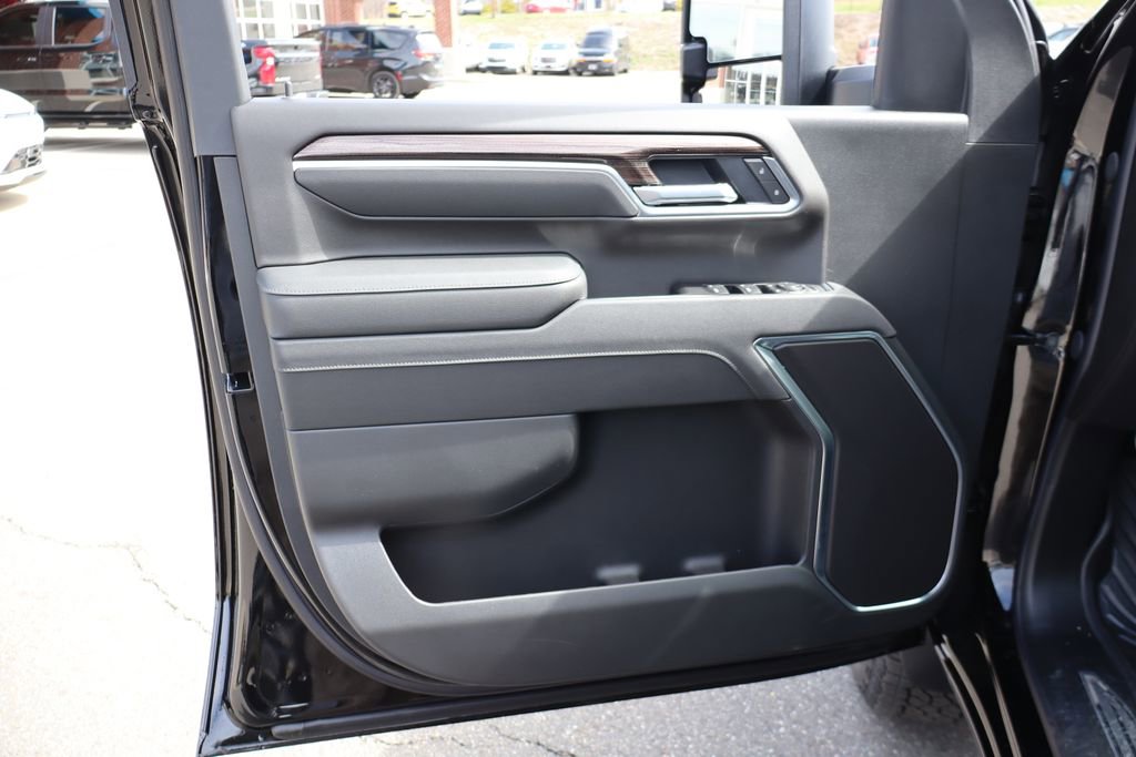 New 2026 Chevrolet Silverado 2500 LT image 12