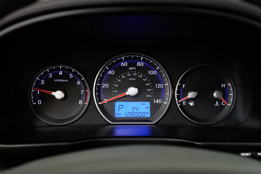 Used 2011 Hyundai Santa Fe GLS image 12