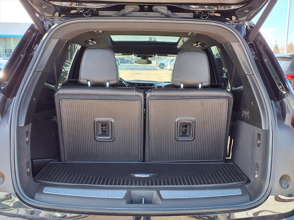 Used 2024 Cadillac XT6 Premium Luxury image 9