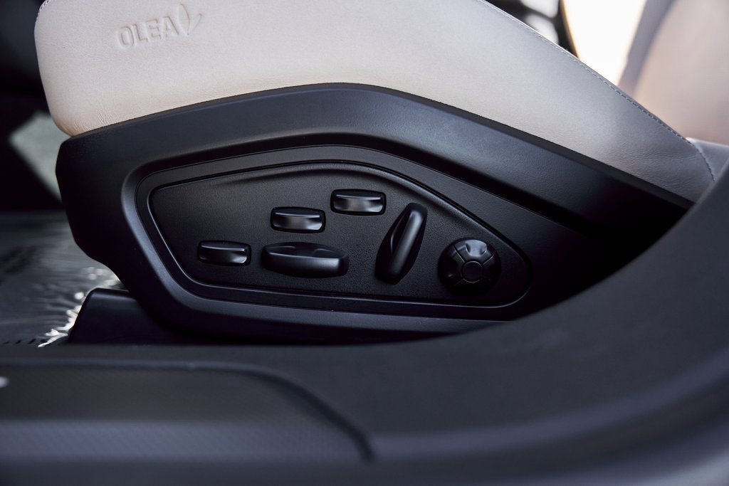 Used 2020 Porsche Taycan Turbo S image 39