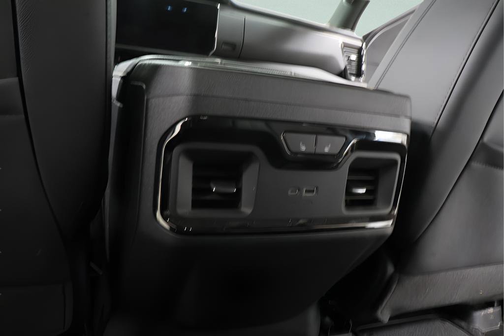 Used 2025 GMC Sierra 1500 AT4 w/ Technology Package image 26