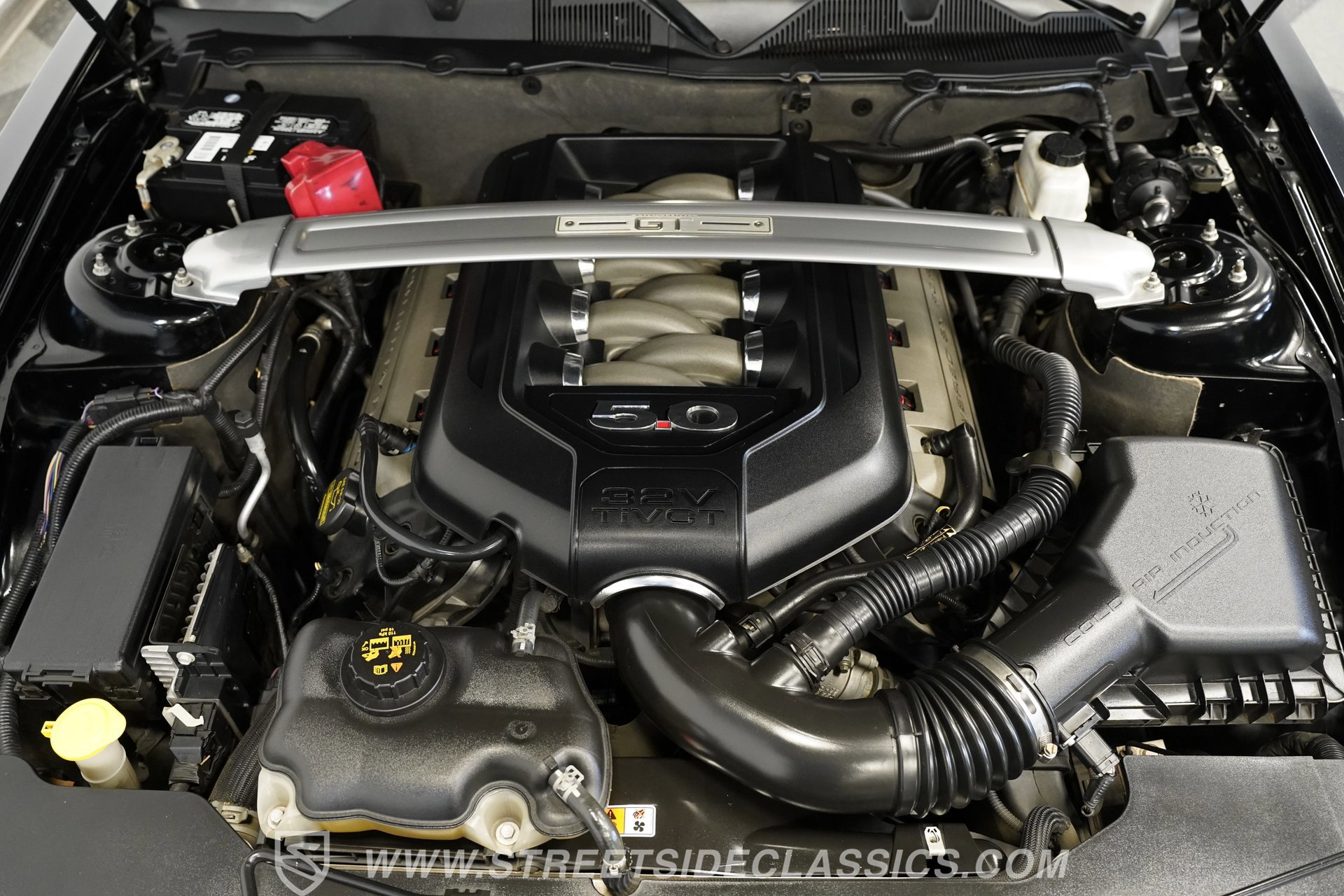 Used 2012 Ford Mustang GT Premium image 4