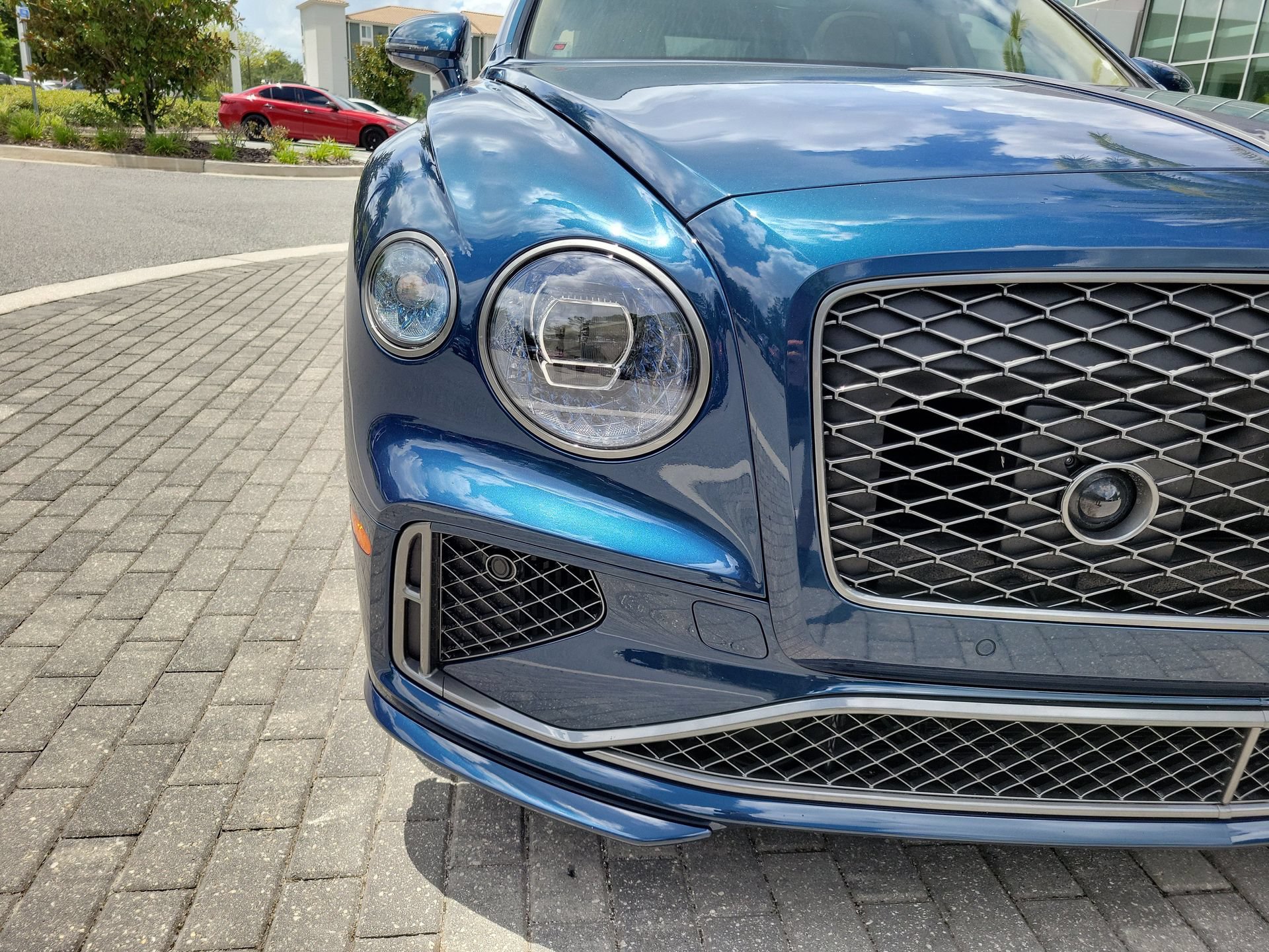 Used 2025 Bentley Flying Spur Plug-In Hybrid AWD/4WD image 15