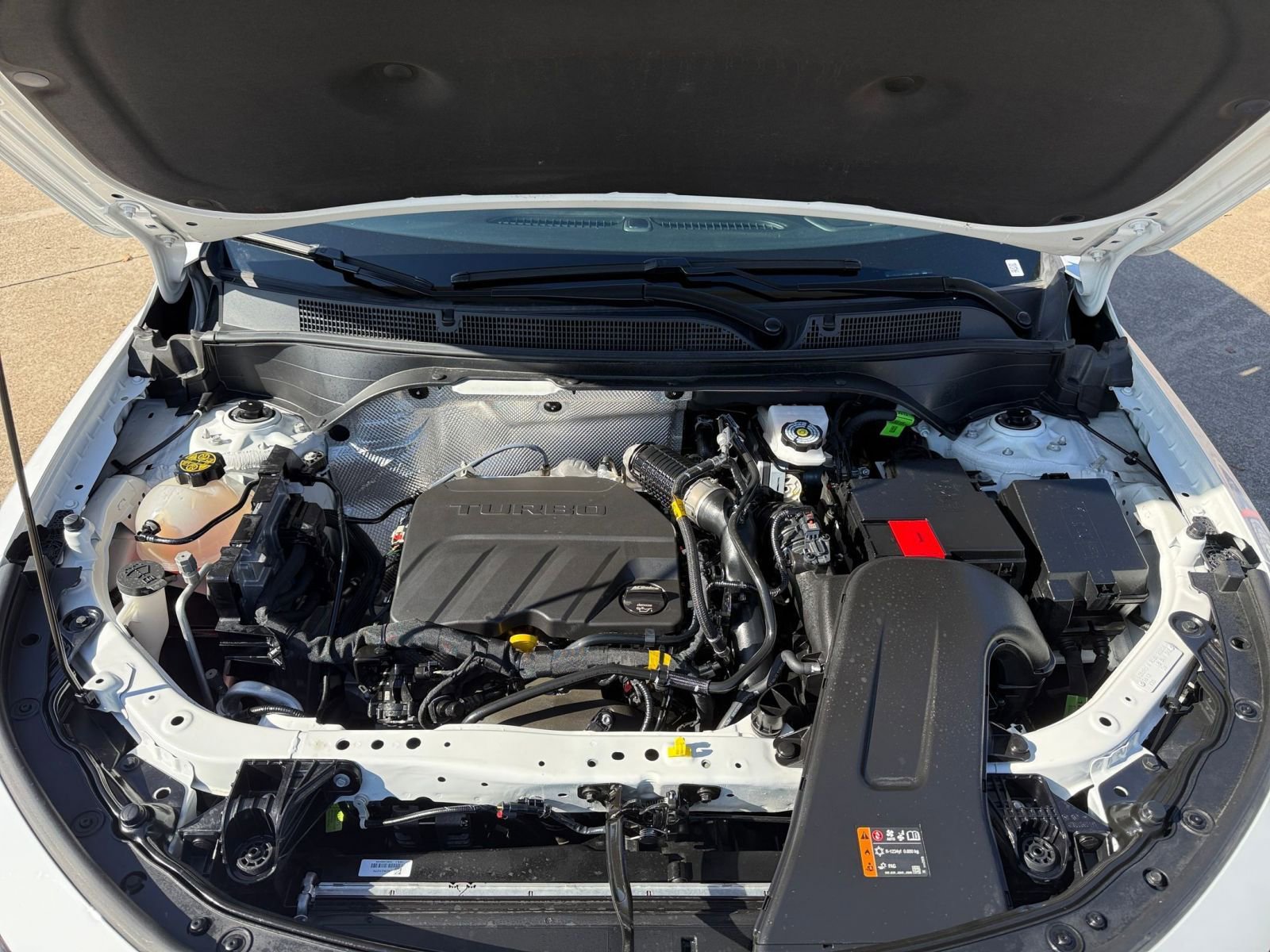 Used 2025 Buick Envista Sport Touring image 32