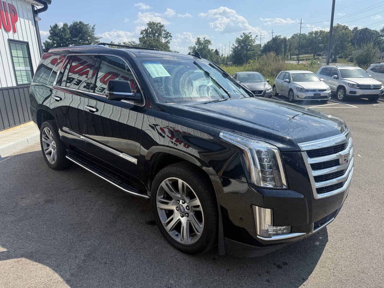 Used 2017 Cadillac Escalade Luxury AWD/4WD image 6