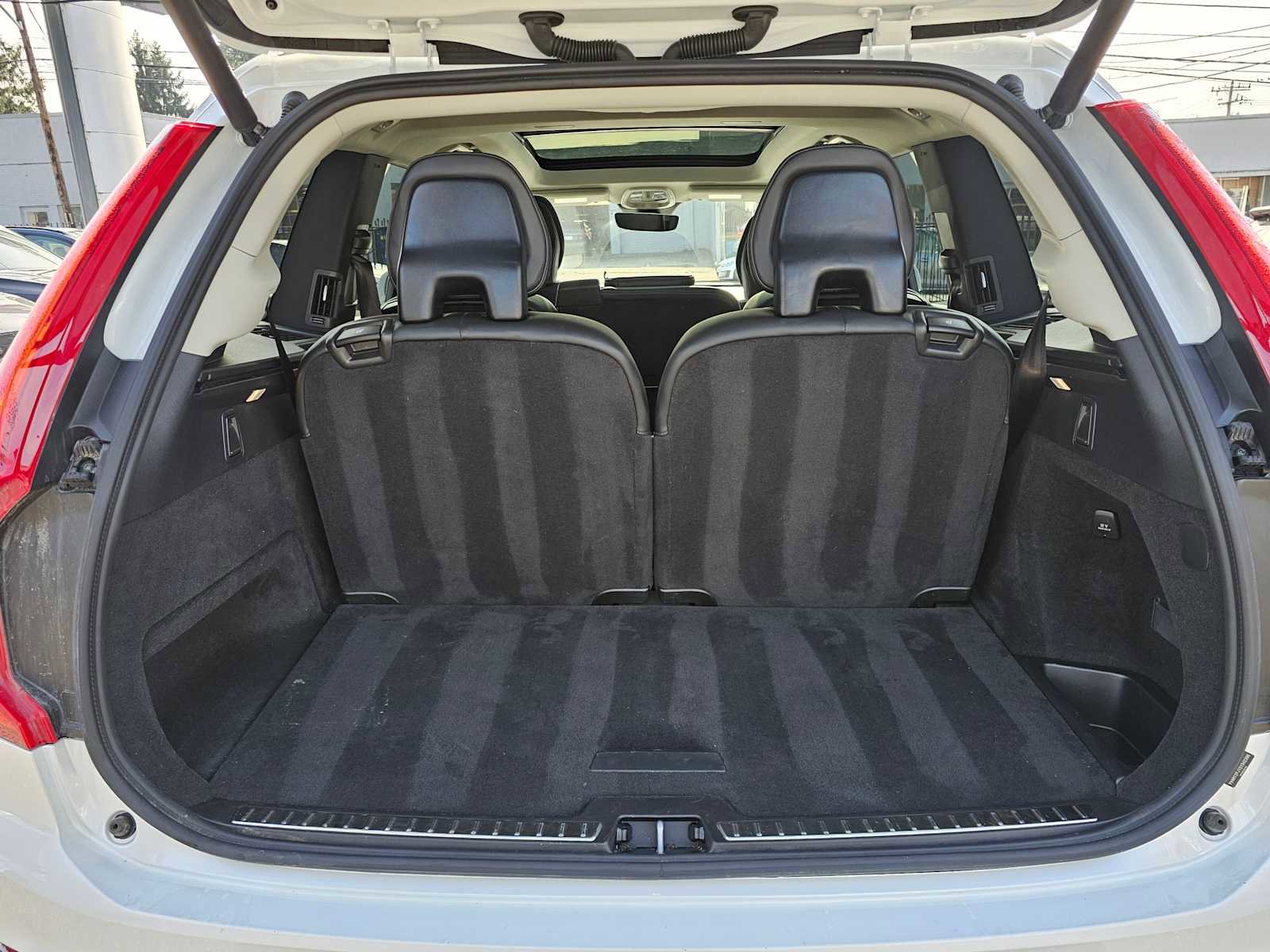 Certified 2025 Volvo XC90 B5 Core AWD/4WD image 15