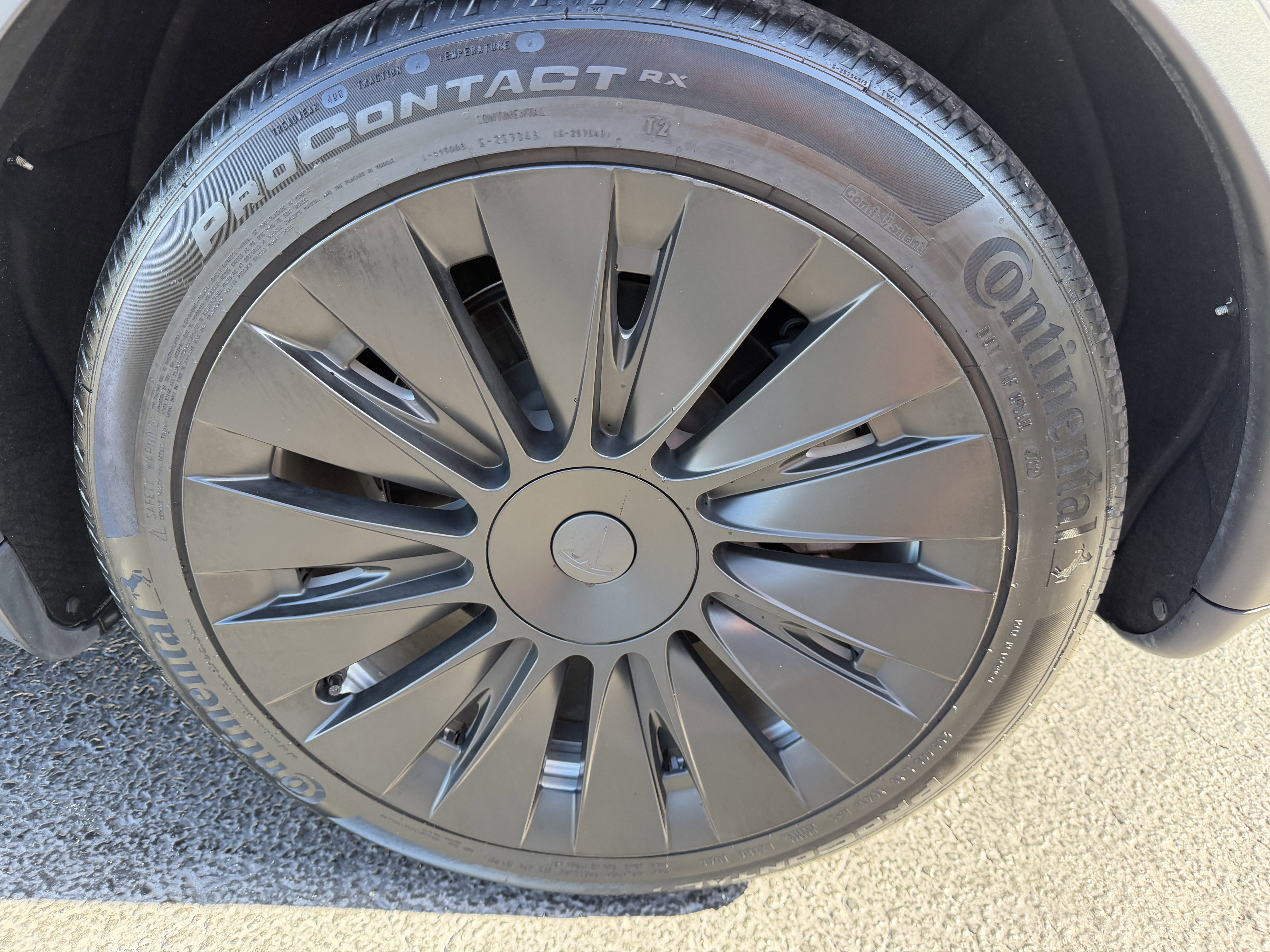 Used 2023 Tesla Model Y Long Range image 9