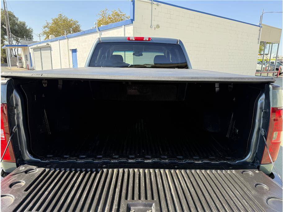 Used 2008 Chevrolet Silverado 2500 LT w/ 1LT Convenience Package AWD/4WD image 15