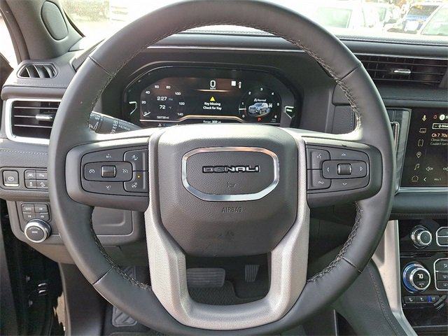 Used 2023 GMC Yukon XL Denali image 17