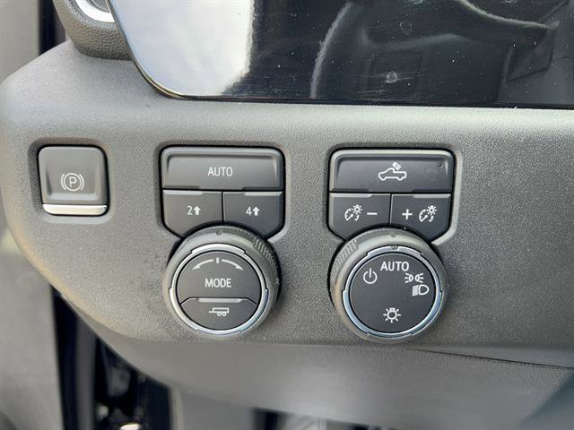 Used 2023 Chevrolet Silverado 1500 LT image 27