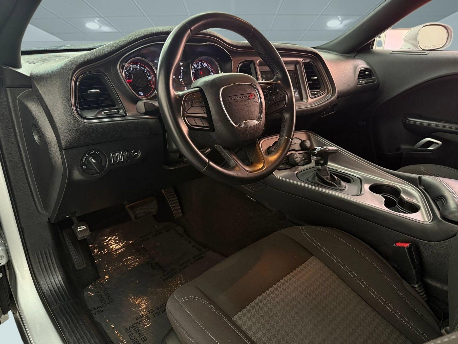 Used 2023 Dodge Challenger SXT RWD image 4
