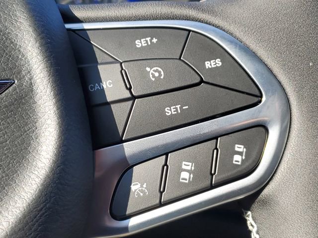 New 2026 Chrysler Pacifica Select FWD image 17