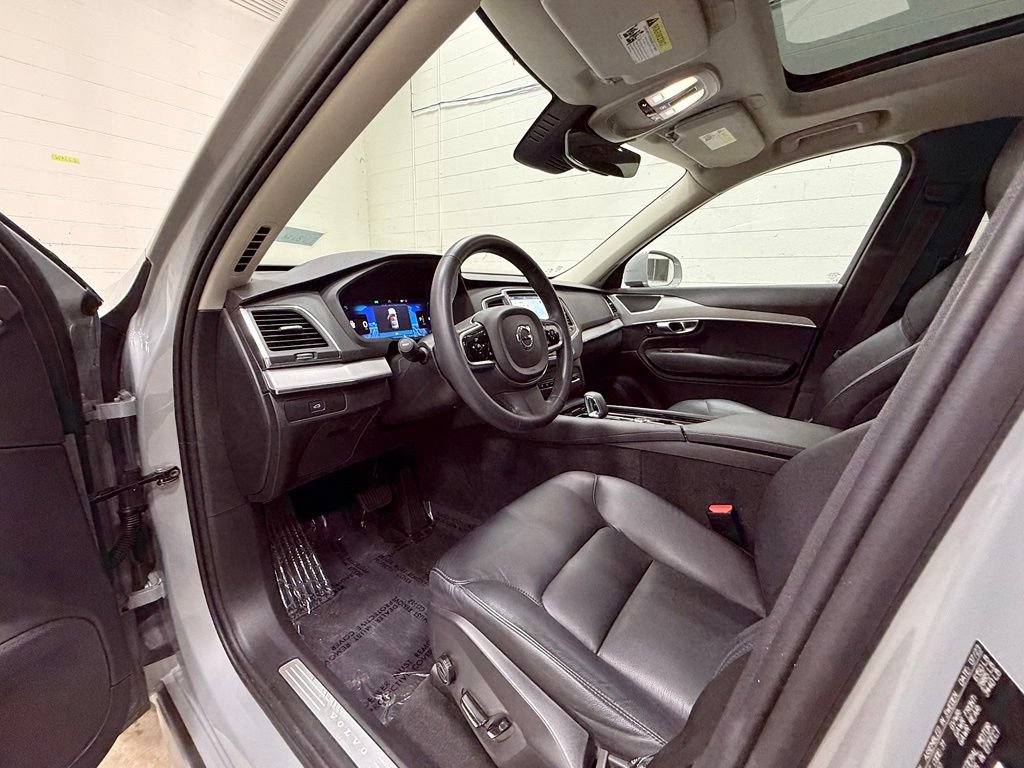 Used 2024 Volvo XC90 B5 Core w/ Protection Package Premier AWD/4WD image 38