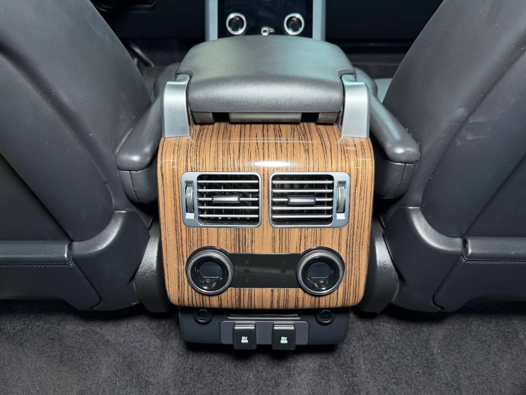 Used 2018 Land Rover Range Rover HSE AWD/4WD image 27