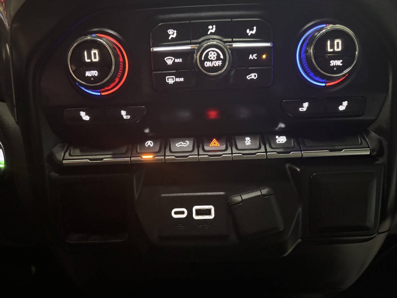 Used 2019 Chevrolet Silverado 1500 LT w/ Texas Edition RWD image 31