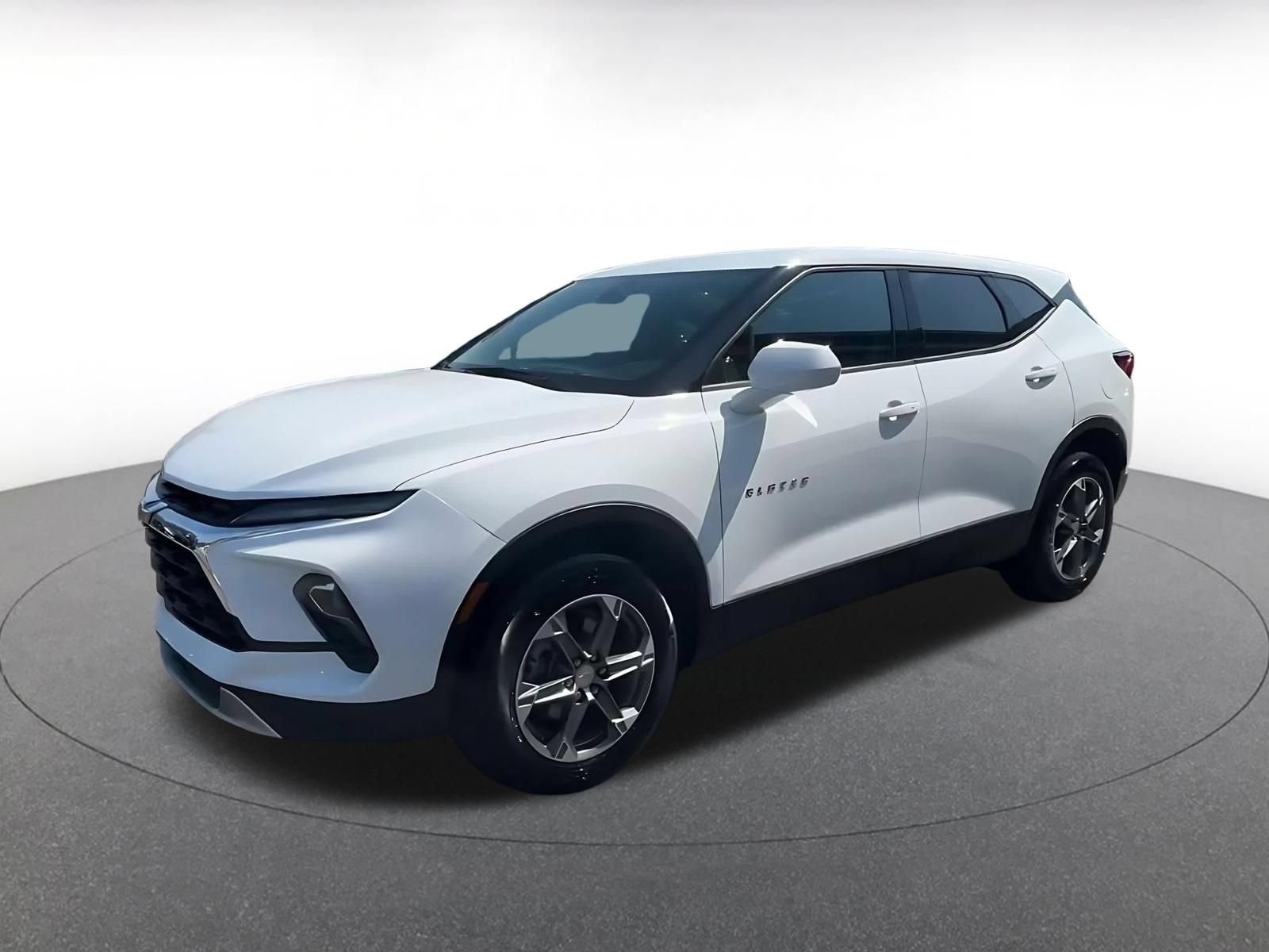 Used 2026 Chevrolet Blazer LT FWD image 7