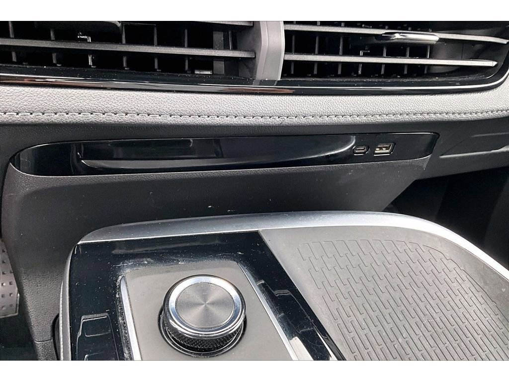 Used 2025 Buick Enclave Preferred AWD/4WD image 15