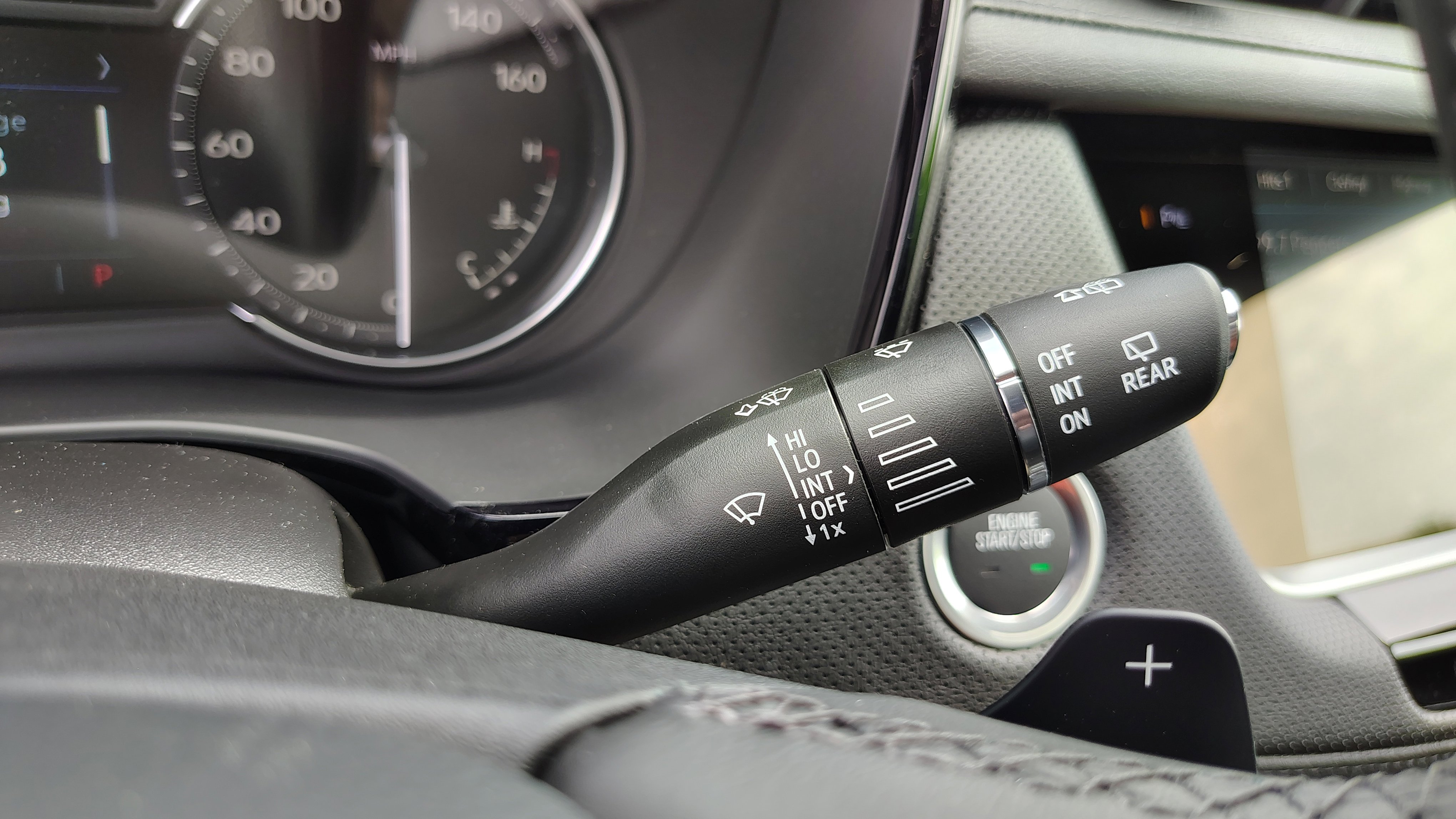 New 2025 Cadillac XT6 Luxury image 23