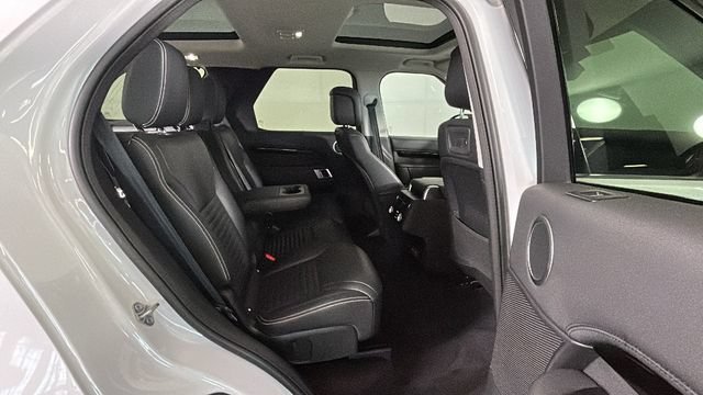 Used 2024 Land Rover Discovery S AWD/4WD image 29