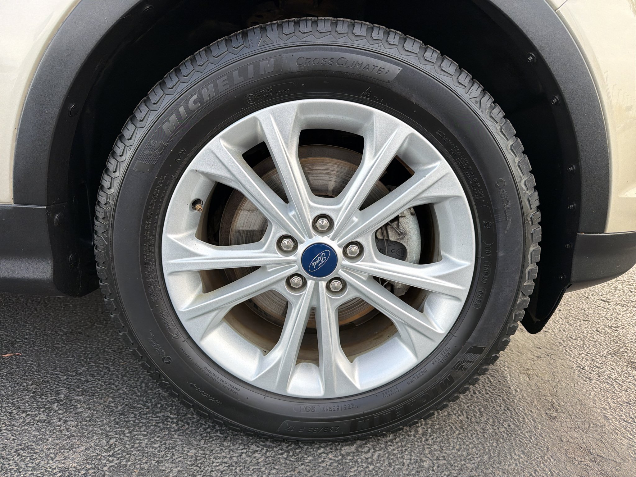 Used 2018 Ford Escape SE FWD image 5