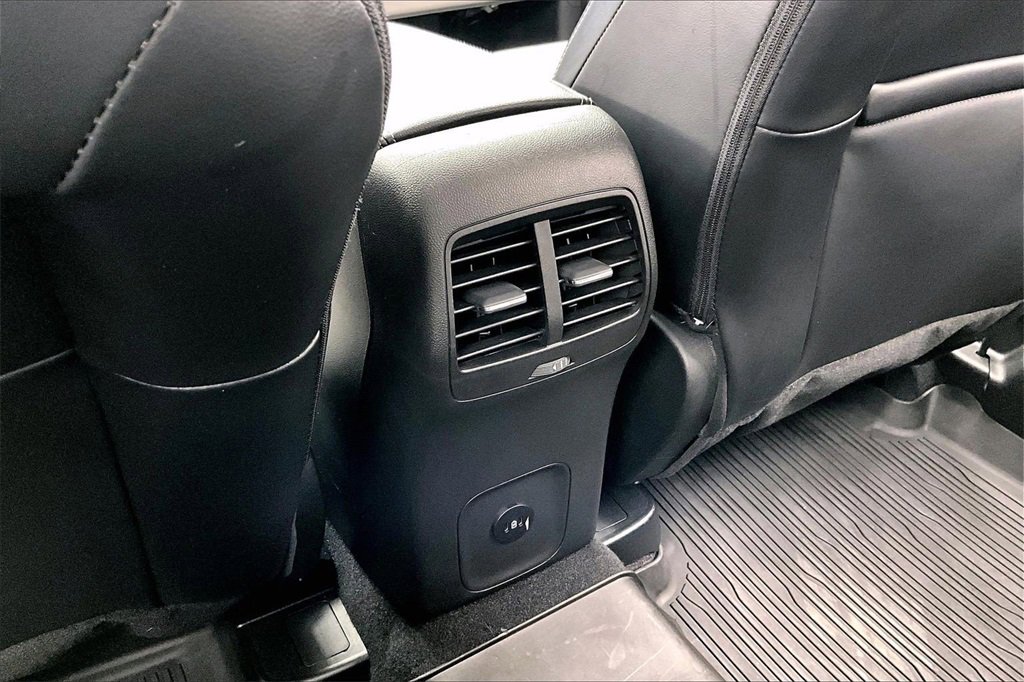 Used 2023 Ford Escape Platinum image 33