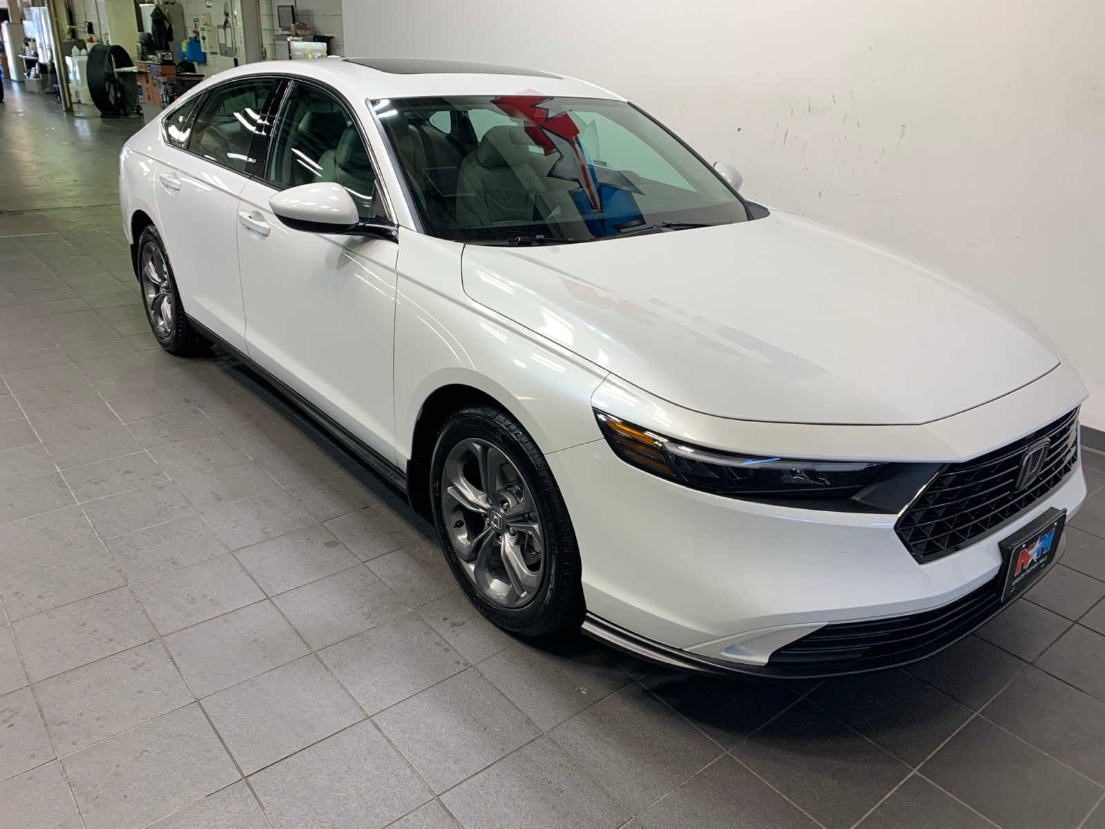 Used 2024 Honda Accord EX image 2