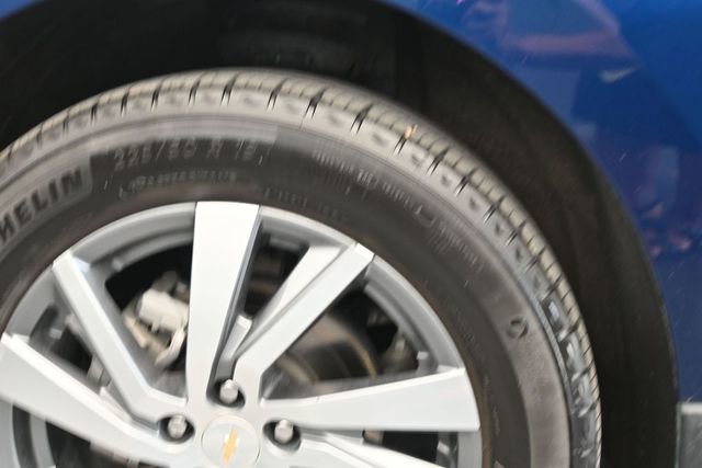 Used 2023 Chevrolet Equinox Premier AWD/4WD image 35
